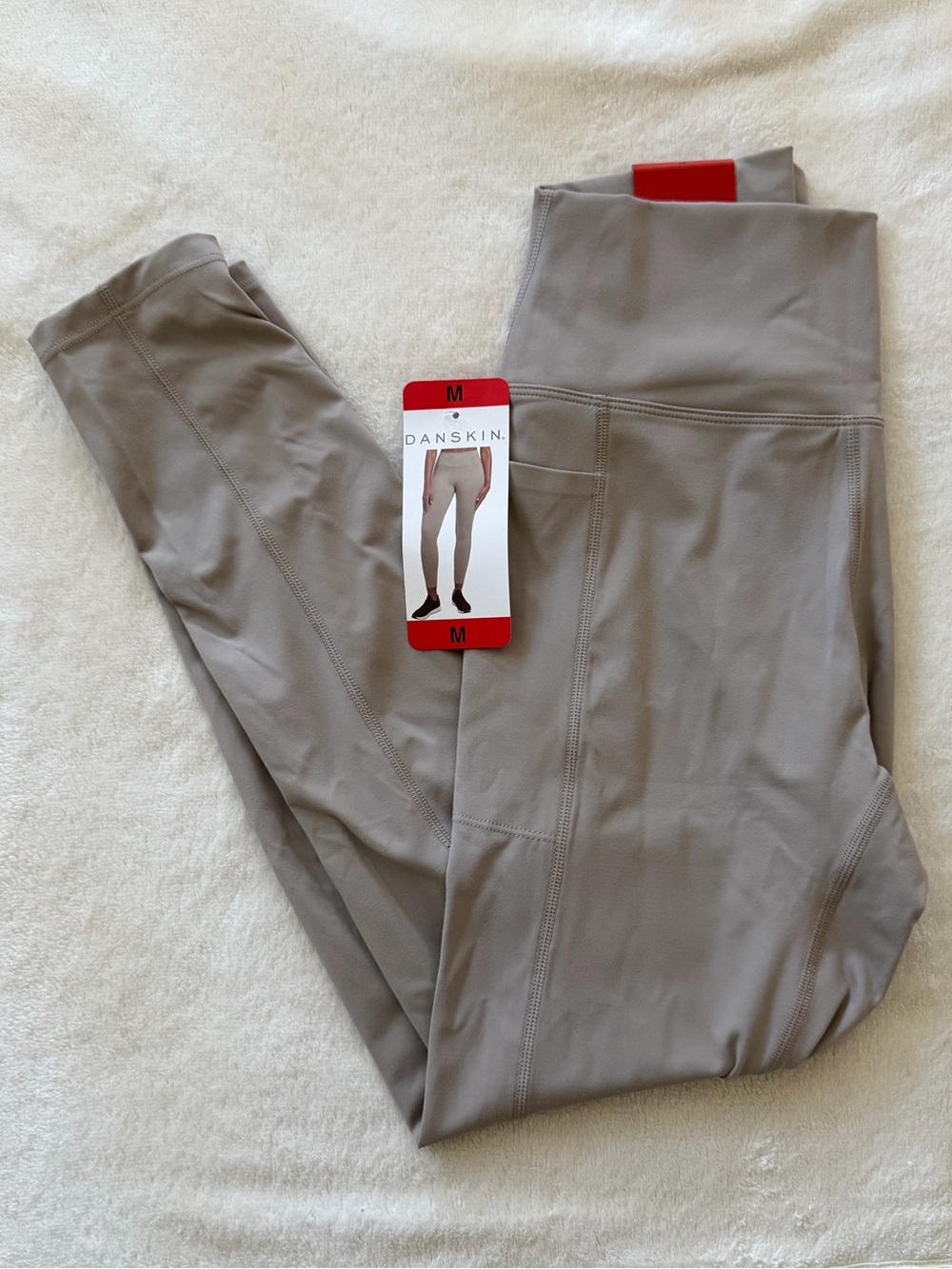 NWT Danskin Lightweight Tight Leggings (satellite color) women’s size medium
